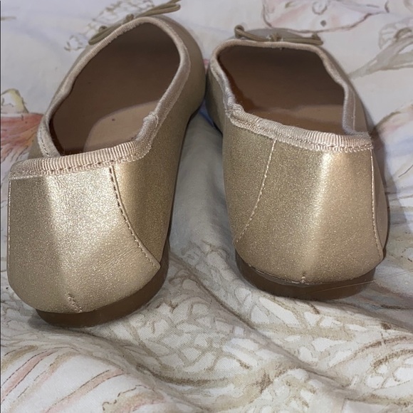 Gold flats - Picture 3 of 3
